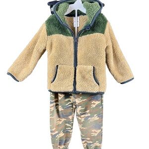 Cozy Tan and Green Kids Sherpa Set